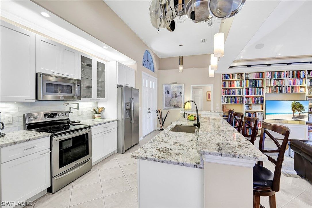 4383 Pomarine Court · Naples photo 9