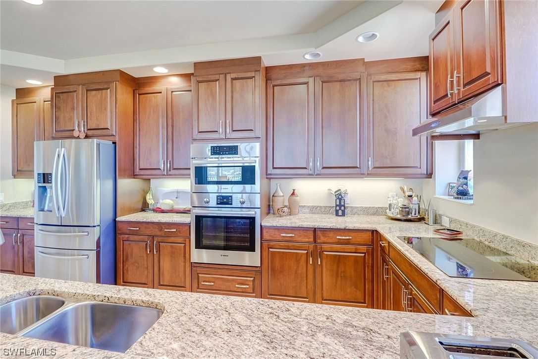 580 El Camino Real photo 8